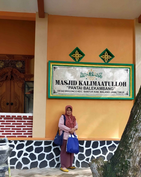 Masjid Kalimatullah Pantai Bale Kambang Malang | Foto: Siti Nazarotin