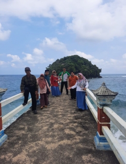 Indahnya Pantai JPTS Malang | Foto: Siti Nazarotin