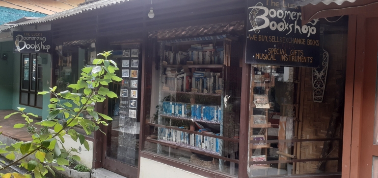 Kenampakan beranda dari toko Boomerang Bookstore | Dok.Pri Thomas Panji