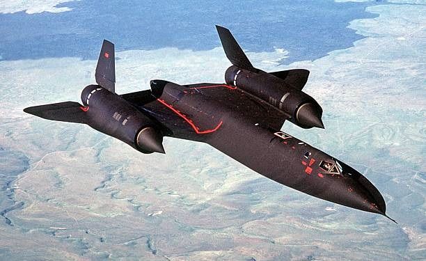 Lockheed SR-71 Blackbird yang mampu terbang hingga 3 kali kecepatan suara dan merupakan pesawat tercepat di dunia | Sumber gambar: stratcom.mil