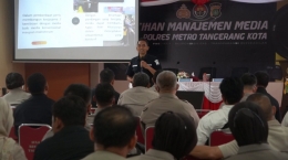 Pelatihan Manajemen Media di Polres Metro Tangerang Kota, pada Kamis, 2 Juni 2022. Foto: Didik Wiratno