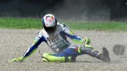Cedera parah Rossi di Mugello 2010. (Sumber: motogp.com)