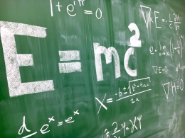 Teori Relativitas Einsteins (Source: Unsplash.com)