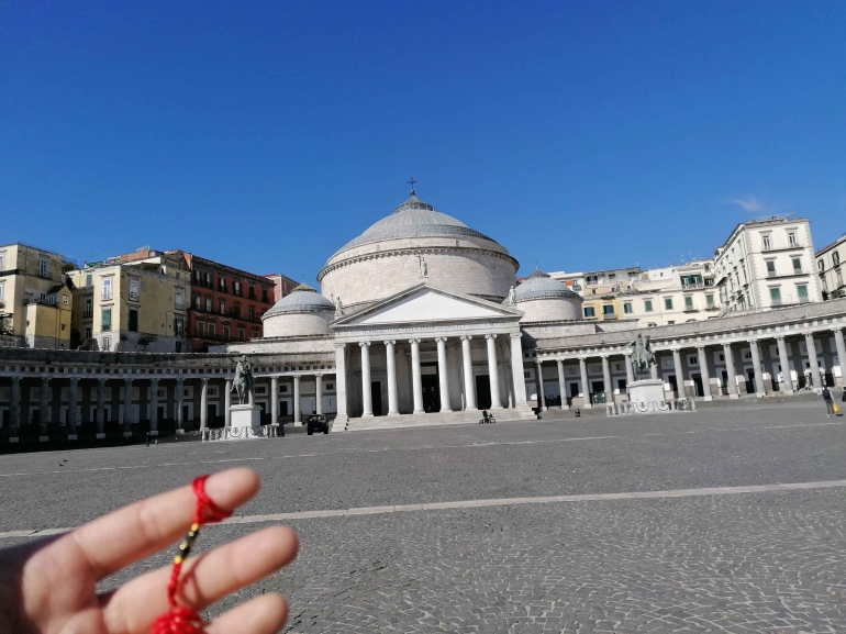 Piazza del Plebiscito di depan Basilika  San Francesco da Paola. Foto Dok. Pribadi