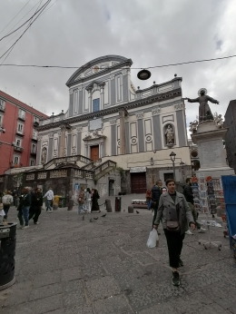 salah satu dari banyak gereja di Napoli. Foto dok. pribadi.