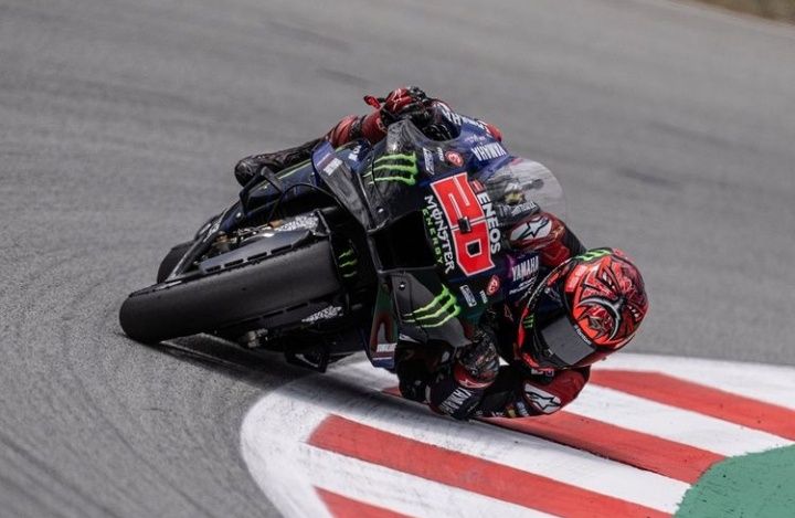 Selepas start Quartararo langsung memimpin jalannya balapan. (Sumber: Instagram Yamaha MotoGP)
