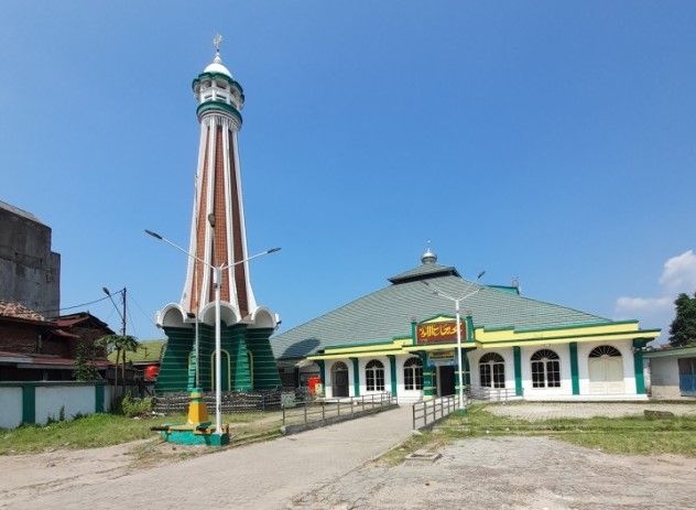 Masjid Jami' Al-Anwar (Sumber: Dokumentasi Pribadi)