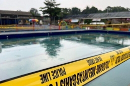 Seorang wisatawan meninggal di kolam renang. Sumber: Tribun Jakarta/Dwi Putra Kesuma.