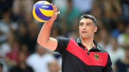 Pelatih baru timnas voli putra Prancis, Andrea Giani| Sumber: en.volleyballworld.com