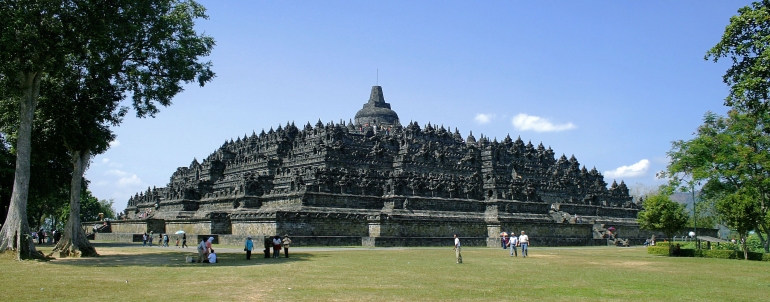 Gambar Candi Borobudur oleh Gunawan Kartapranata