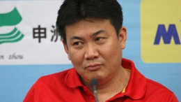 Cai Bin, pelatih timnas voli putri Tiongkok| Sumber: en.volleyballworld.com