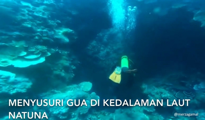 Image: Menyusuri Goa di Kedalaman Laut Natuna (by Merza Gamal)