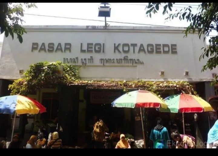 Pasar legi Kotagede (foto: yogya aja. com) 