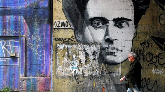 Mural Wajah Antonio Gramsci. Sumbar gambar: www.bing.com .