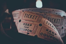 Tiket Film (Sumber: https://pixabay.com/id/photos/tiket-kupon-penerimaan-karnaval-2974645/)