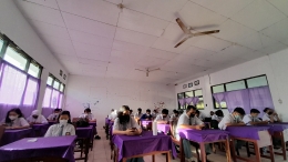 Suasana ruang kelas tampak tenang saat PAT (Penilaian Akhir Tahun) dan siswapun mengikutinya dengan serius. Selasa (7/6)-Dokpri