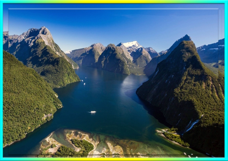 Milford Sound Salah Satu Fjord Terindah Di dunia | Dok. StockforStdy