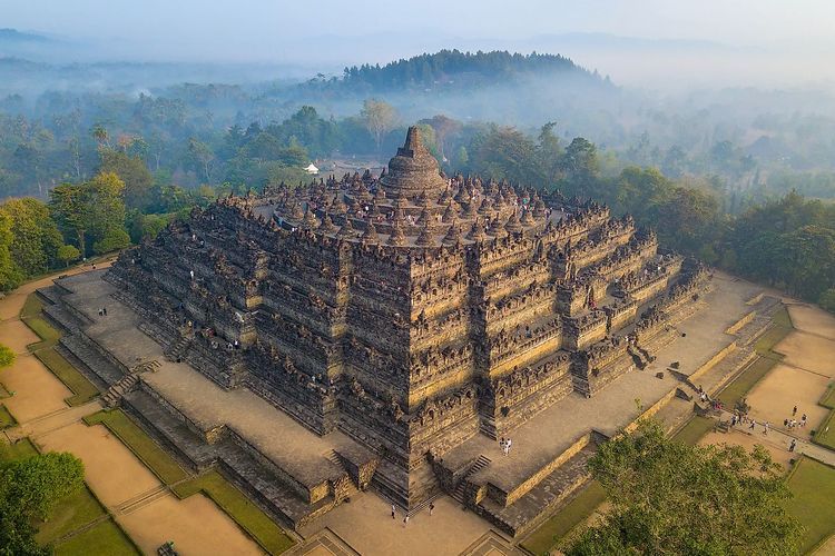 Kemegahan Candi Borobudur|Sumber gambar: Shutterstock via Kompas.com