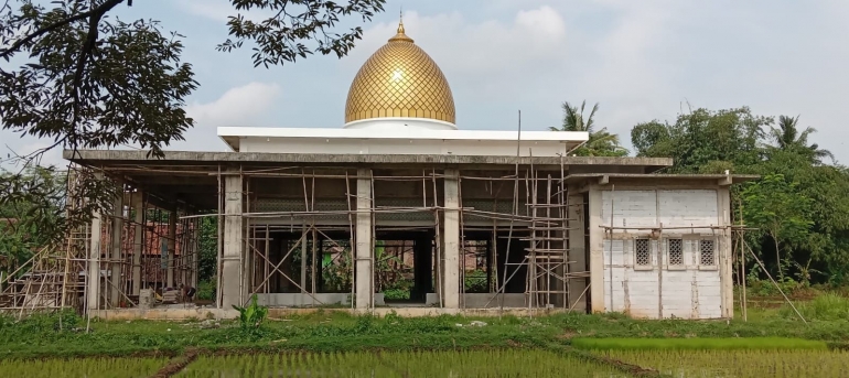 Masjid Rahmatullah di desa Ciawigebang Kuningan. Dokumen pribadi.