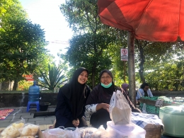 dokpri | saya dan penjual nasi liwet mbak ani 2
