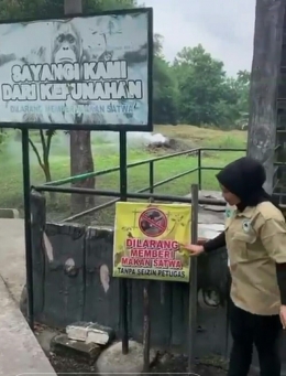 Kebun binatang melarang pengunjung memberi makan satwa secara ilegal (Tangkapan layar/Instagram)