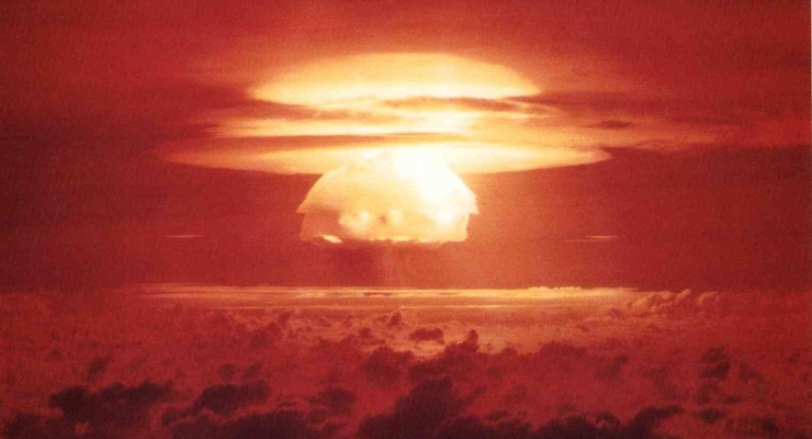 Awan Mushroom yang ditimbulkan dari Ledakan Bom Nuklir Castle Bravo pada Maret 1, 1954 | Sumber Gambar: defense.gov