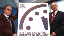 Salah satu contoh dari Doomsday Clock | Sumber Gambar: Getty Images