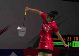 Aksi Gregoria Mariska di ajang Indonesia Masters 2022 (Foto PBSI). 