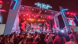 Penampilan musisi band KOTAK di Area Sustainable Stage - Pantai Festival | Dok. Sam Nugroho