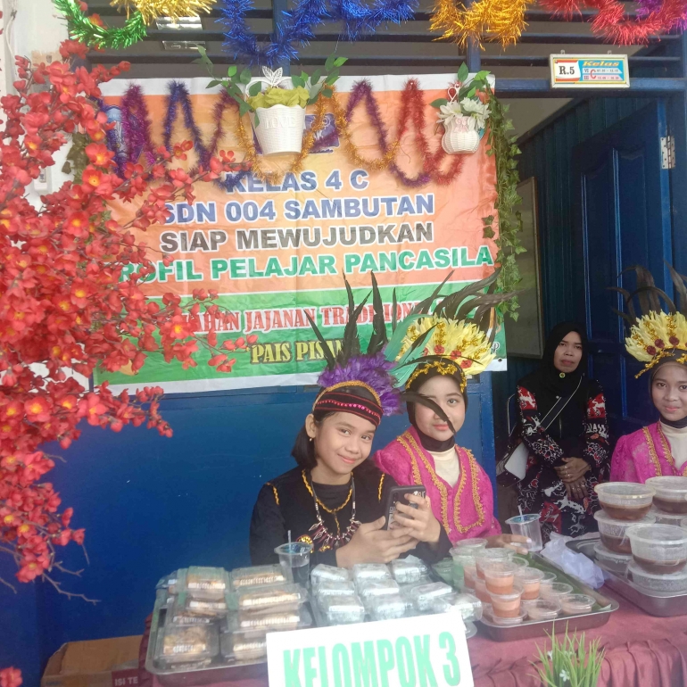 Gelar bazar pangan tradisional|foto: Ayra Amirah