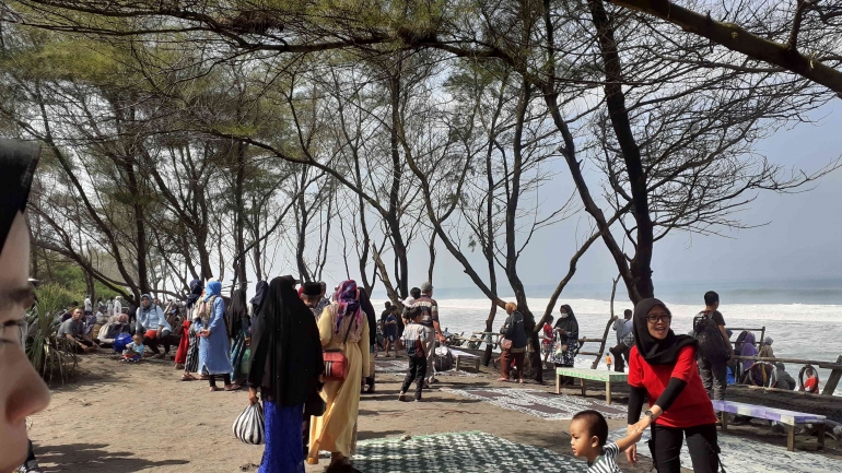 Ramainya Pantai Baru saat ini. Dokumen Pribadi
