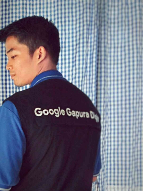 Penulis saat menjadi outsourcing mengenalkan aplikasi Google My Business (Dokumentasi pribadi)