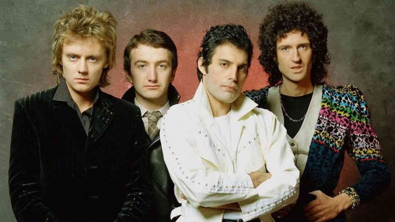 'Queen' kiri ke kanan Roger Taylor, John Deacon, Freddie Mercury, Brian May (source: VOI.id)