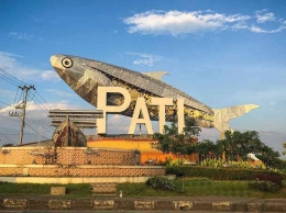 Tugu Ikan Bandeng yang merupakan ikon Kota Pati. | Sumber gambar: patidaily.com