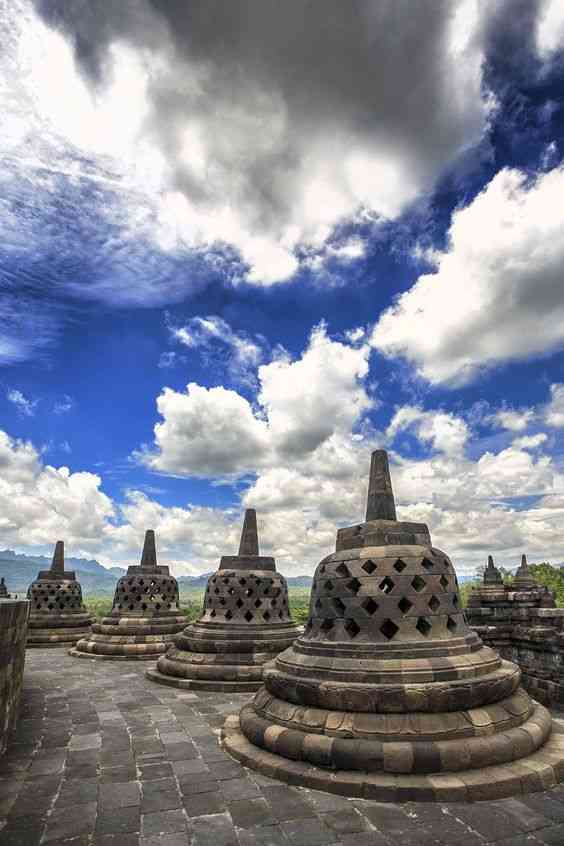 Candi Borobudur, Magelang, Jawa Tengah (Source : Pinterest)
