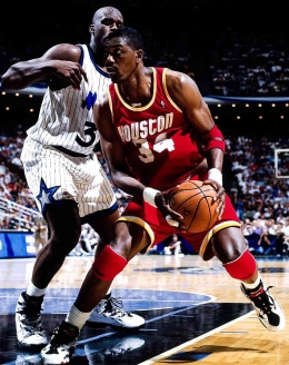 Hakeem Olajuwon/NBA Finals Archive-Tumblr 