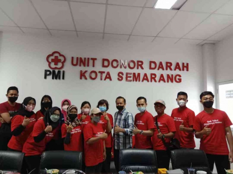 dok. foto bersama di PMI Kota Semarang