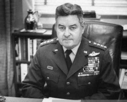 Kepala Staff Angkatan Udara Amerika Serikat Jenderal Curtis LeMay pendukung kuat Invasi Militer dan Serangan Udara terhadap Kuba |Sumber Gambar af.mil