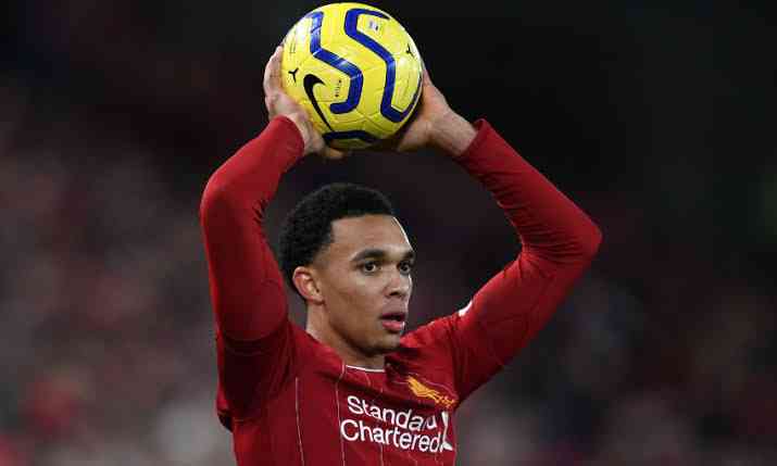 Gaya lemparan ke dalam ala Trent Alexander-Arnold (Liverpoolfc.com)