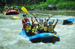 Ilustrasi gambarhttps://www.befreetour.com/id/detail/7111-Rafting-at-Sungai-Elo-Yogyakarta