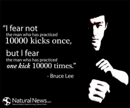 Bruce Lee dengan kalimat motivasinya/sumber: pinterest