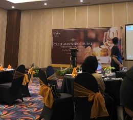 Gambar 1. Suasana Table Manner KPI UMY di Hotel Tara Yogyakarta, dokpri