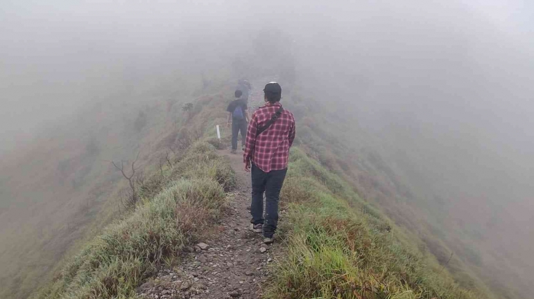 Jalur Menuju Puncak Merbabu