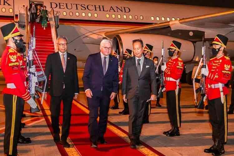 Menperin RI menyambut Presiden Republik Federasi Jerman dalam kunjungan kenegaraannya di Bandara SOETTA/By Kemenperin/Sumber:asset.kompas.com