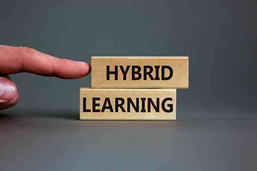 Ilustrasi tulisan hybrid learning | Sumber foto: unsplash.com