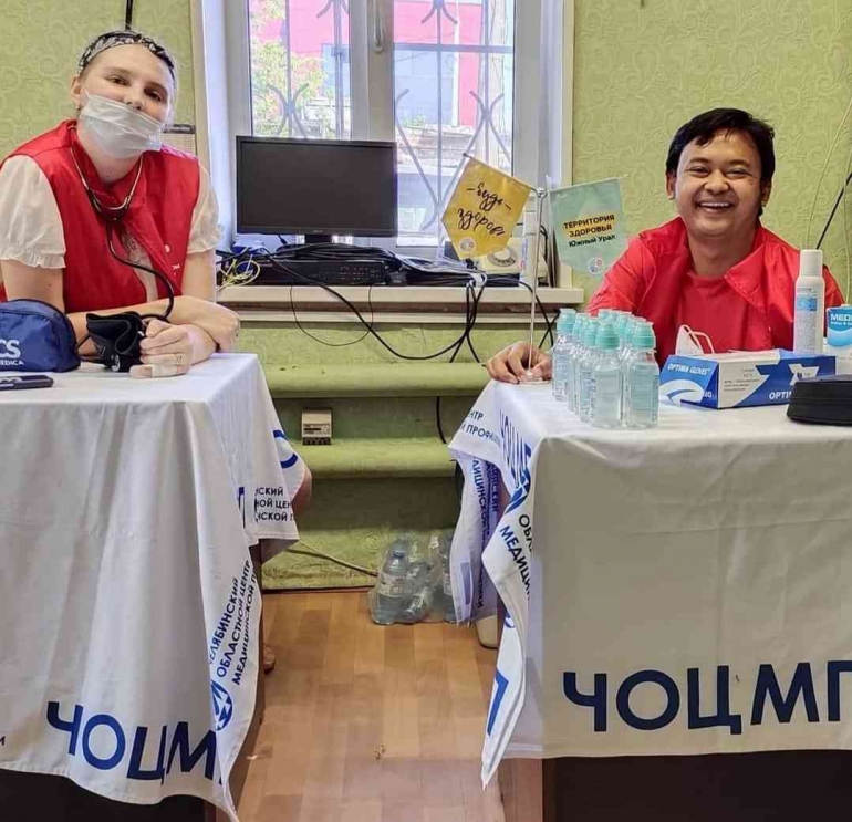 Bersama rekan dokter Ksusha di Rumah Sakit milik pemerintah Rusia. Sumber foto: Dokumen pribadi