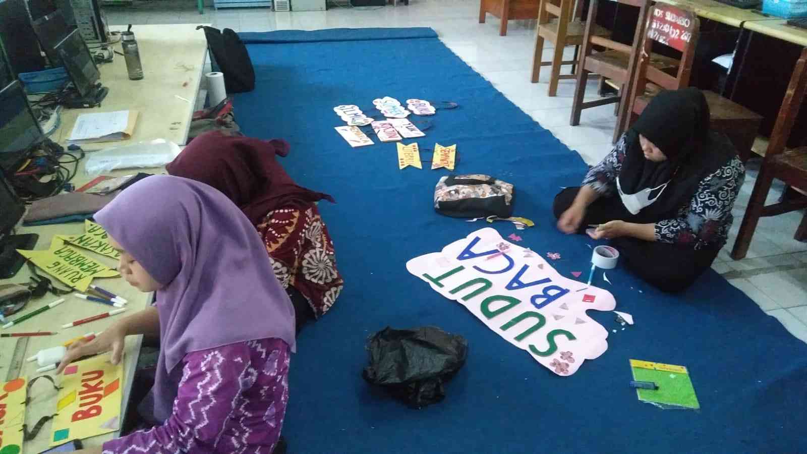 Meningkatkan Minat Baca Siswa Melalui Mini Library - Kompasiana.com