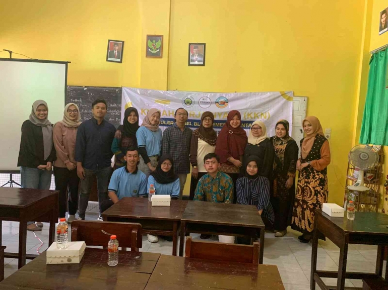 Foto bersama dengan peserta penyuluhan dan panitia di SD Negeri 4 Senggreng, 23 Juni 2022. (Dokumen pribadi)