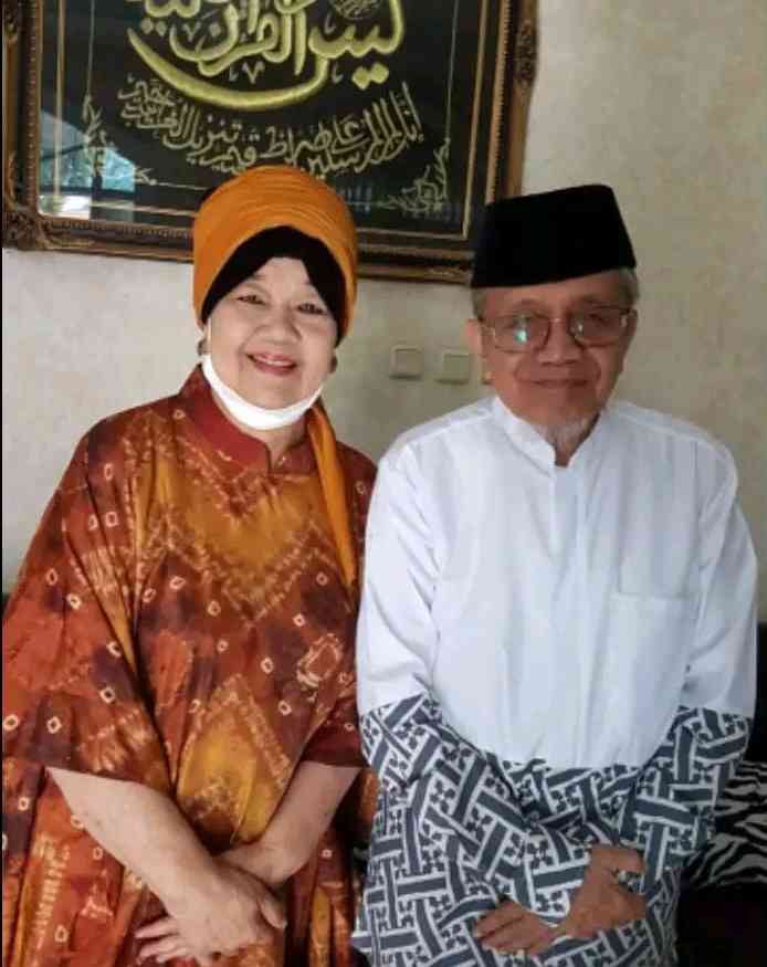 Taufik Ismail (87 Th), barakallah fi umrik by Aesrina: Sumber foto facebook.com