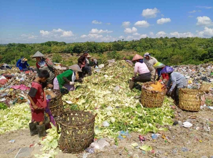 Ilustrasi: Masyarakat dan sektor informal butuh pendampingan tematik dan vokasi kelola sampah. | Sumber: Dokumentasi Pribadi